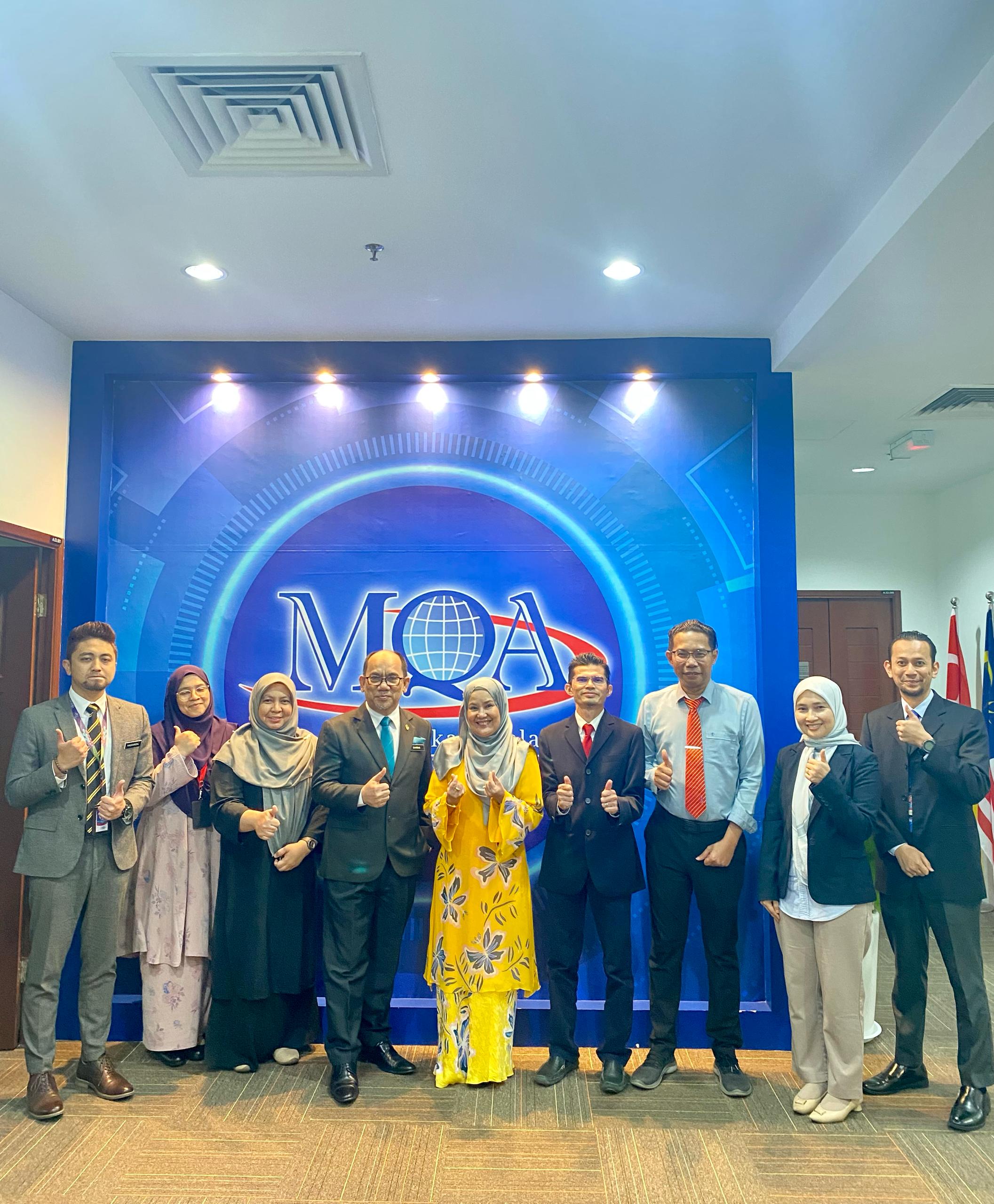 KUNJUNGAN HORMAT UNIVERSITI MALAYSIA KELANTAN (UMK) KE AGENSI KELAYAKAN MALAYSIA (MQA)